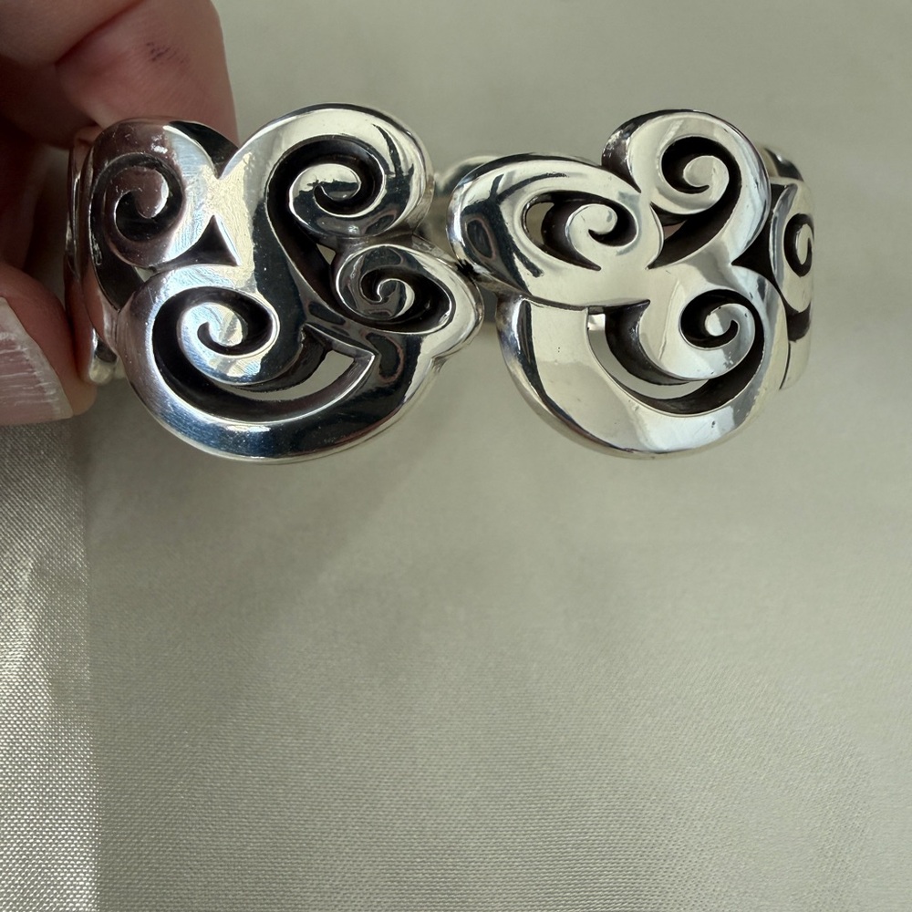 Brighton Mingle Mix JB0650 Silver Tone Cuff Bracelet Swirl Design